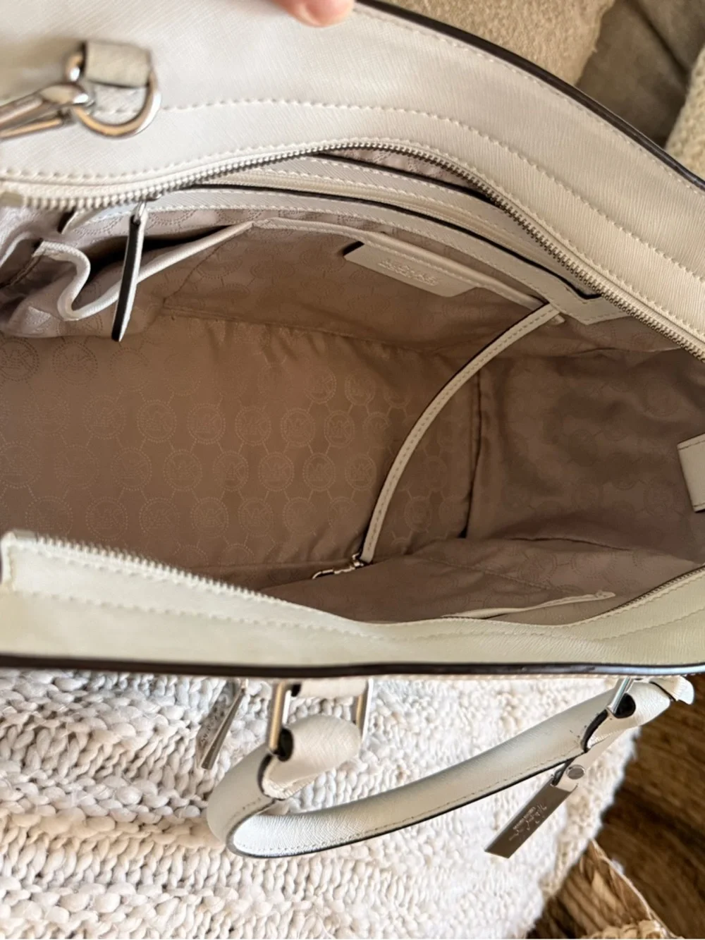 Michael Kors Large Selma white & Black crossbody Satchel Bag Silver Hardware - Picture 11 of 11